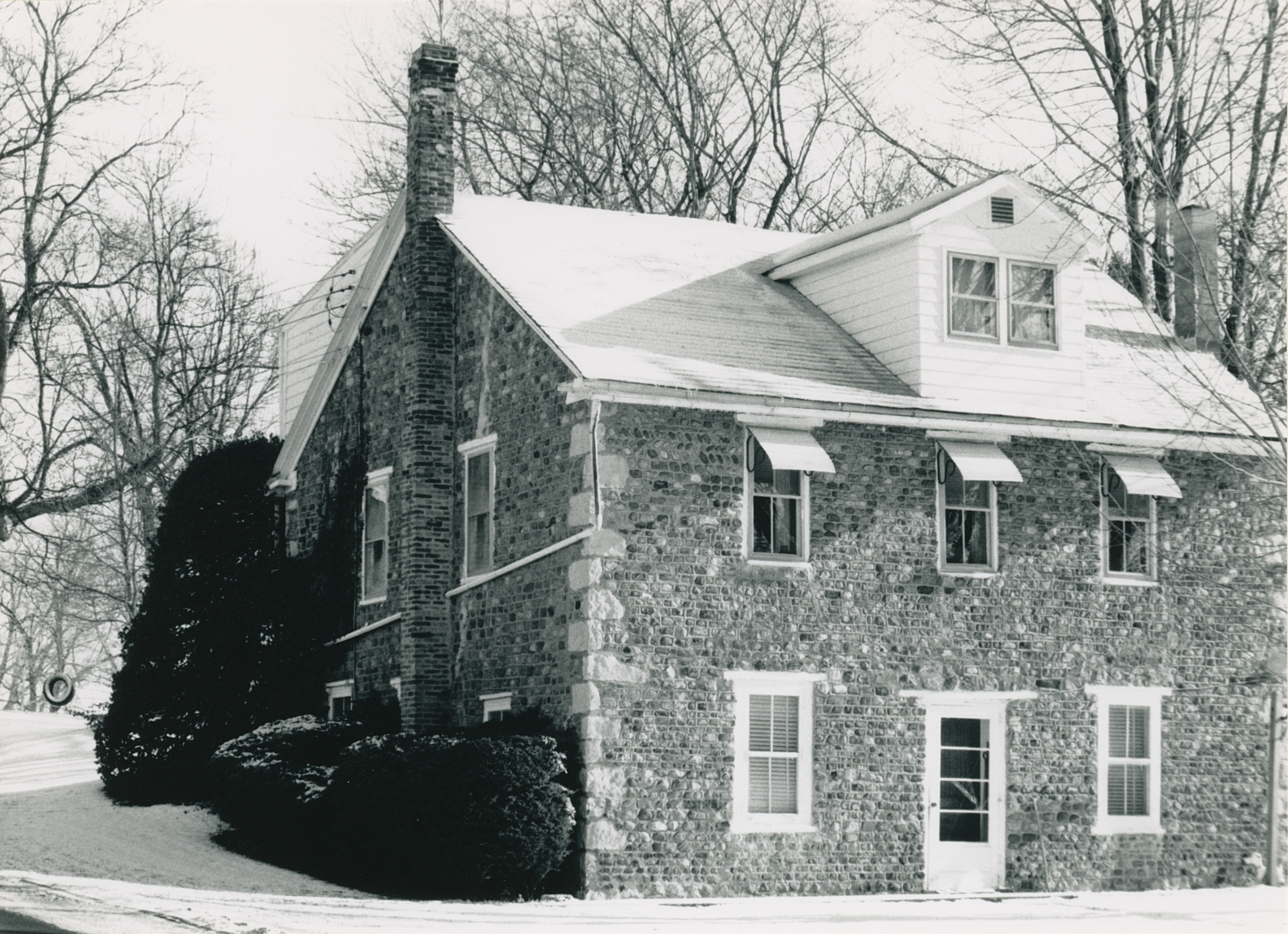 Lyo-10 8272 Alloway Rd 1